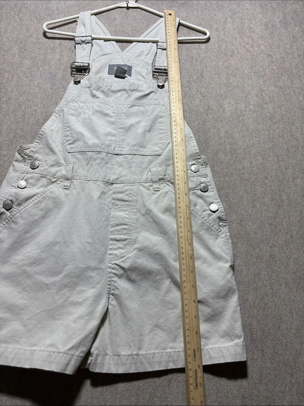 GH Bass & Co Women cream Shortalls overall  SizeM  Adjustable Straps Pockets(18)